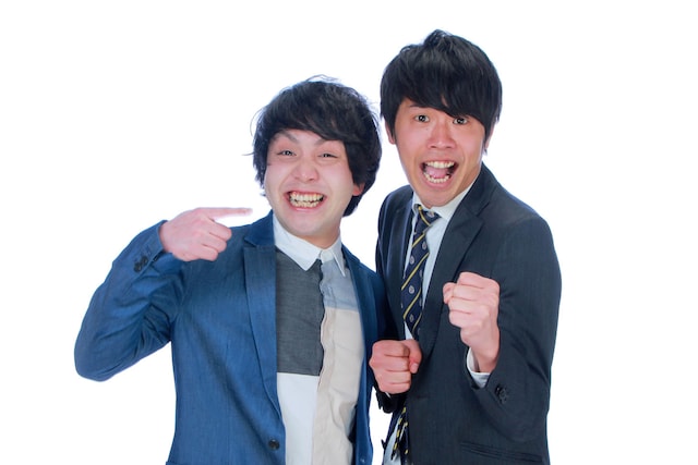 青年タイアップ。左から鳥飼詠太、金井貴史。