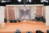 「ウレロ☆無限大少女」のセット。(c)「ウレロ☆無限大少女」製作委員会