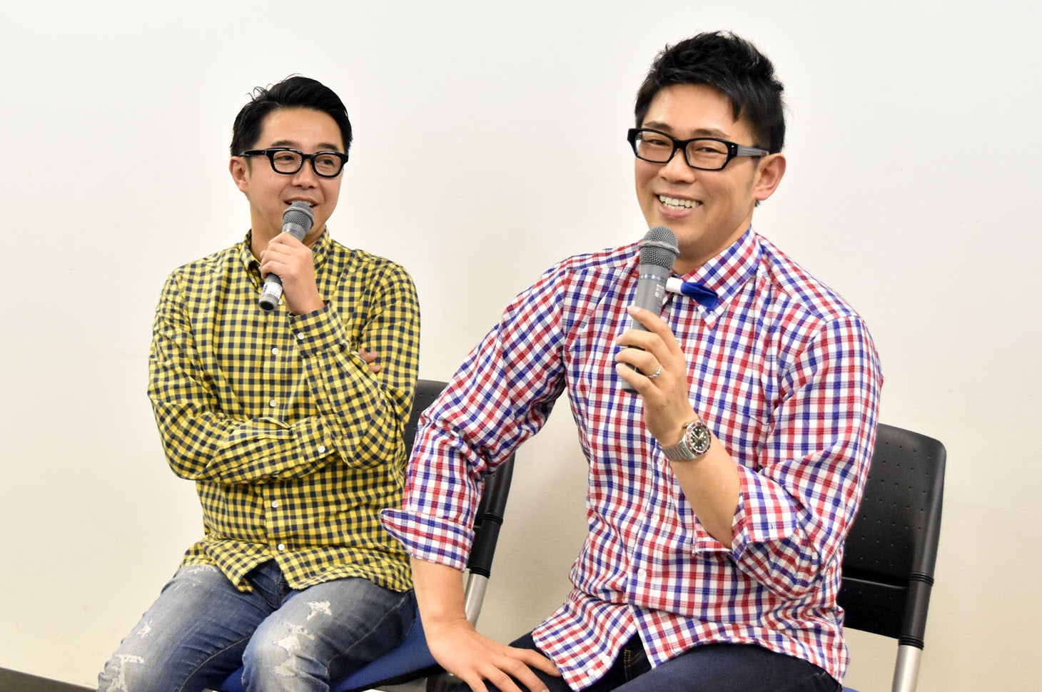 取材会の様子。左からおぎやはぎ矢作、ビビる大木。