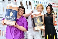 （左から）メイプル超合金、安藤なつ。