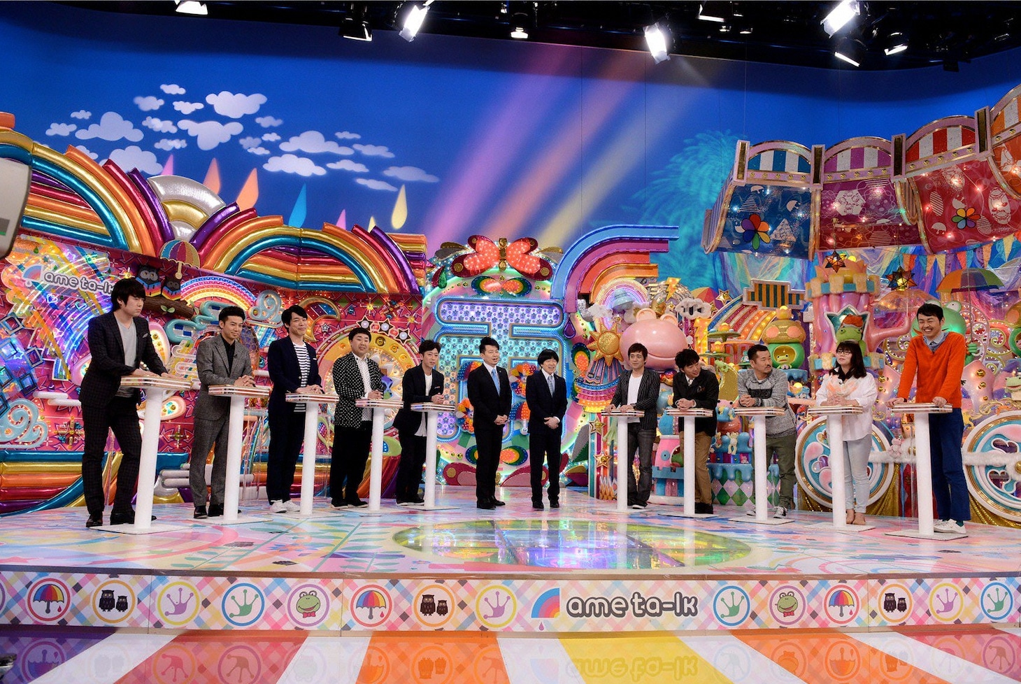 「立ちトーーク」の様子。(c)テレビ朝日