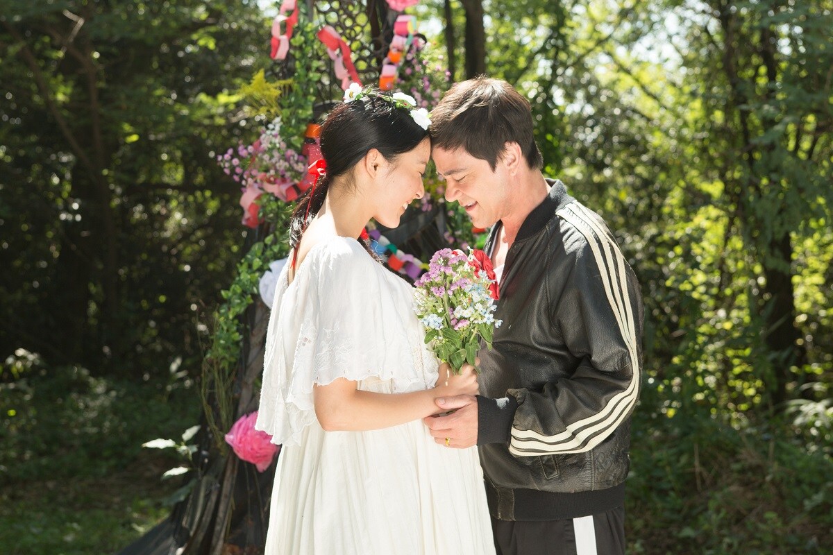 「手をつないでかえろうよ～シャングリラの向こうで～」のワンシーン。