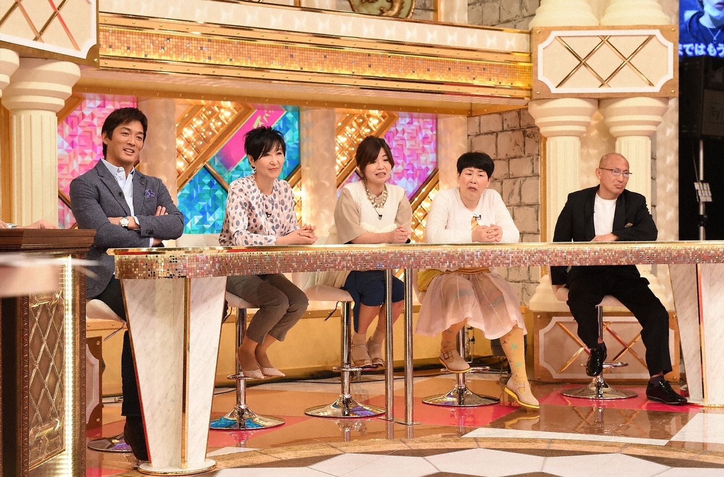 「直撃！コロシアム!!ズバッと！TV」の東大生ブロックに出演する（左から）長嶋一茂、吉川美代子、オアシズ大久保、森三中・大島、大和龍門。(c)TBS