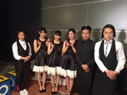 アシスタントMCのじぇにー。、ゲストのcallme、MCのピスタチオ（左から）。