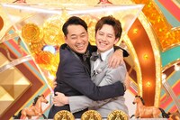 （左から）バナナマン設楽、ウエンツ瑛士。(c)TBS