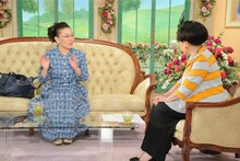 「徹子の部屋」に出演する（左から）柴田理恵、黒柳徹子。(c)テレビ朝日