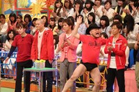 「VS嵐」に登場するピン芸人チーム。(c)フジテレビ