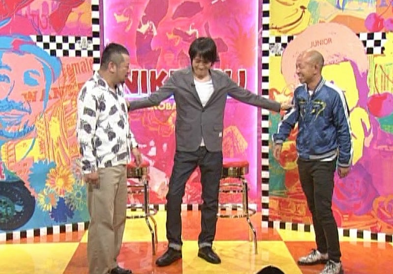 左からケンドーコバヤシ、千原ジュニア、バイきんぐ小峠。(c)読売テレビ