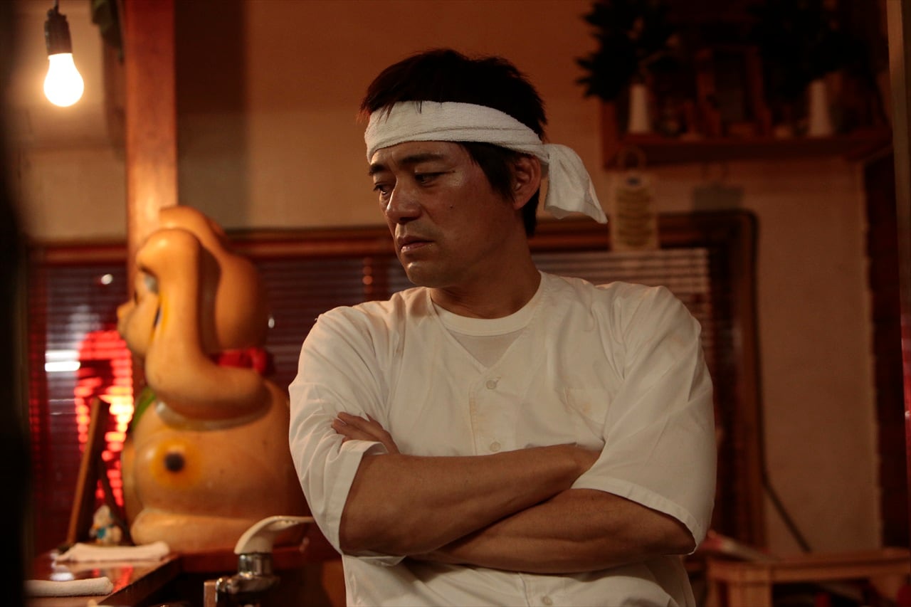 ドラマ「ガチ★星」にラーメン屋の店主役で登場する博多華丸・大吉の華丸。(c)テレビ西日本