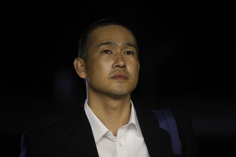 主演の安部賢一。(c)テレビ西日本