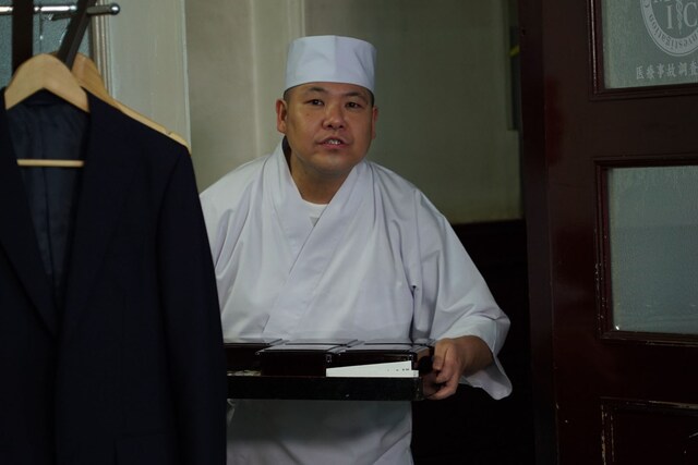 「ドクター調査班～医療事故の闇を暴け～」に出演する三瓶。(c)テレビ東京