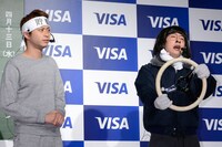 ネタを披露するヘンダーソン。