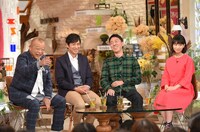 （左から）笑福亭鶴瓶、チュートリアル、森川葵。(c)TBS