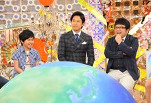 （左から）鈴木福、谷原章介、キャイ～ン天野。(c)関西テレビ