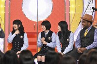 左から生田絵梨花、生駒里奈、高山一実、クリス・ハート。(c)NHK