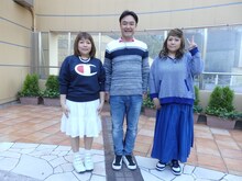 左から海原やすよ、たむらけんじ、海原ともこ。(c)テレビ大阪