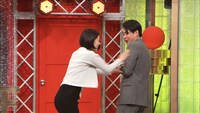 左から犬山紙子、平成ノブシコブシ吉村。(c)日本テレビ