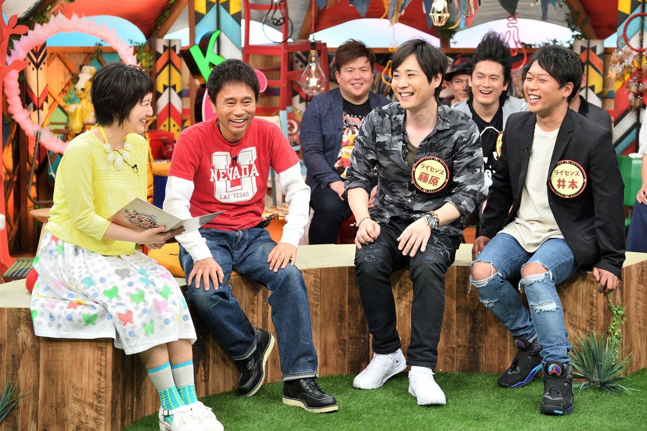 「ケンゴローサーカス団」に出演するライセンス（前列右から2人）。(c)MBS