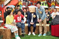 「ケンゴローサーカス団」に出演するアインシュタイン（前列右から2人）。(c)MBS