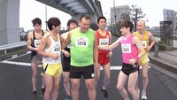 コント「解説しすぎ」のワンシーン。(c)NHK