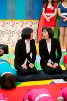 阿佐ヶ谷姉妹（中央）