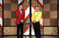 （左から）マギー審司、マギー司郎。(c)BS朝日