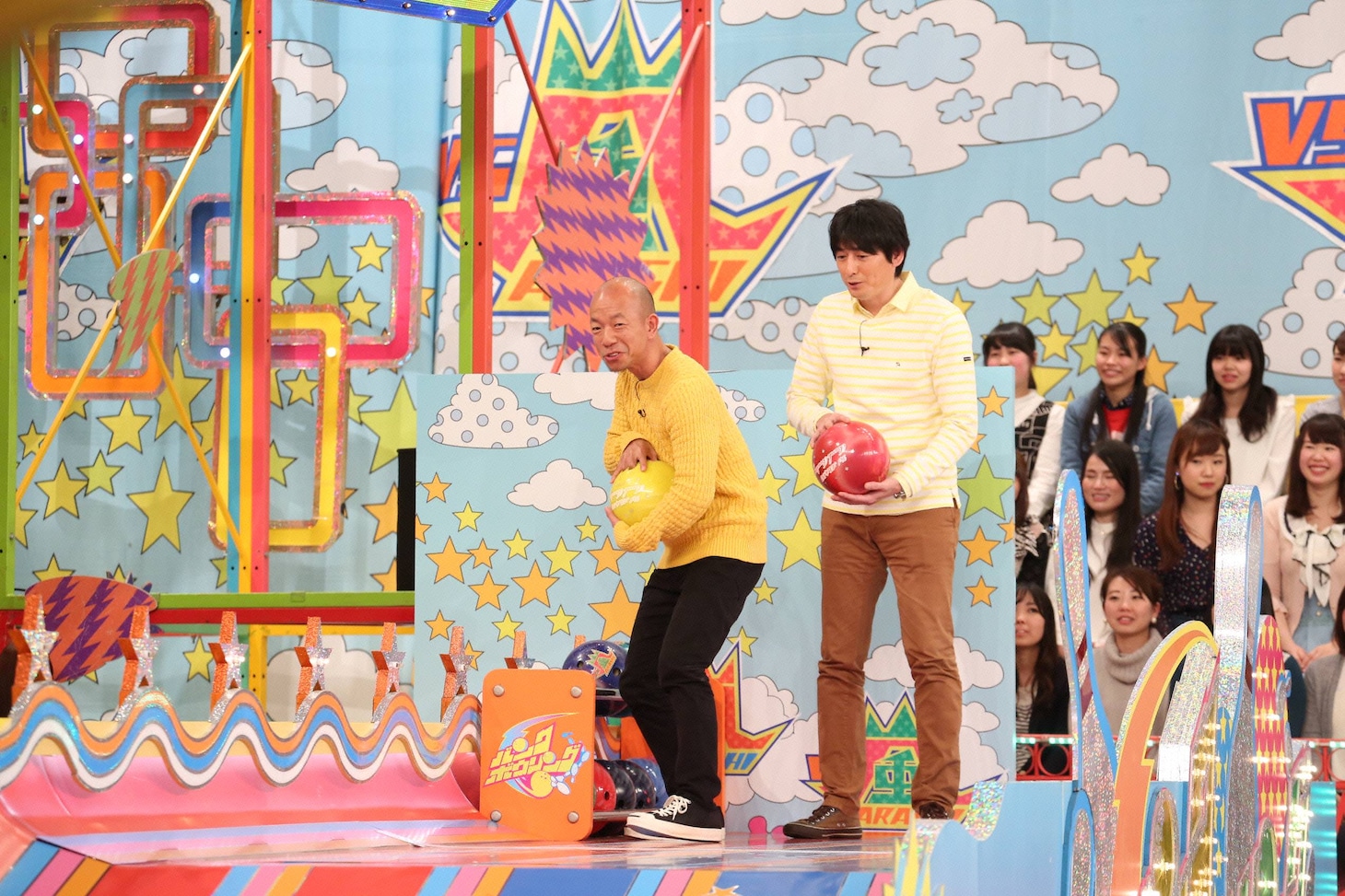 （左から）バイきんぐ小峠、博多大吉。(c)フジテレビ