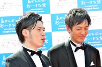 左から井下好井・好井、とろサーモン村田。