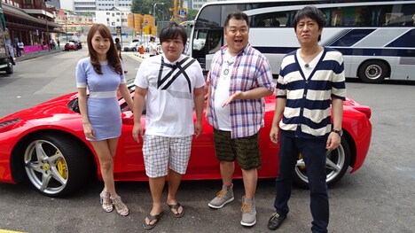 ブラックマヨネーズ（右）ら出演者たち。(c)関西テレビ