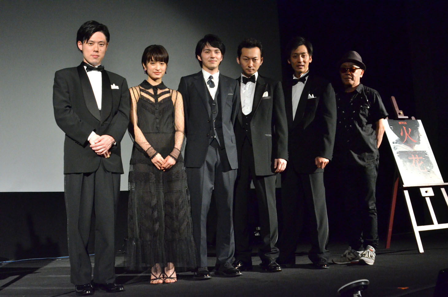左から井下好井・好井まさお、門脇麦、林遣都、波岡一喜、とろサーモン・村田秀亮、廣木隆一。
