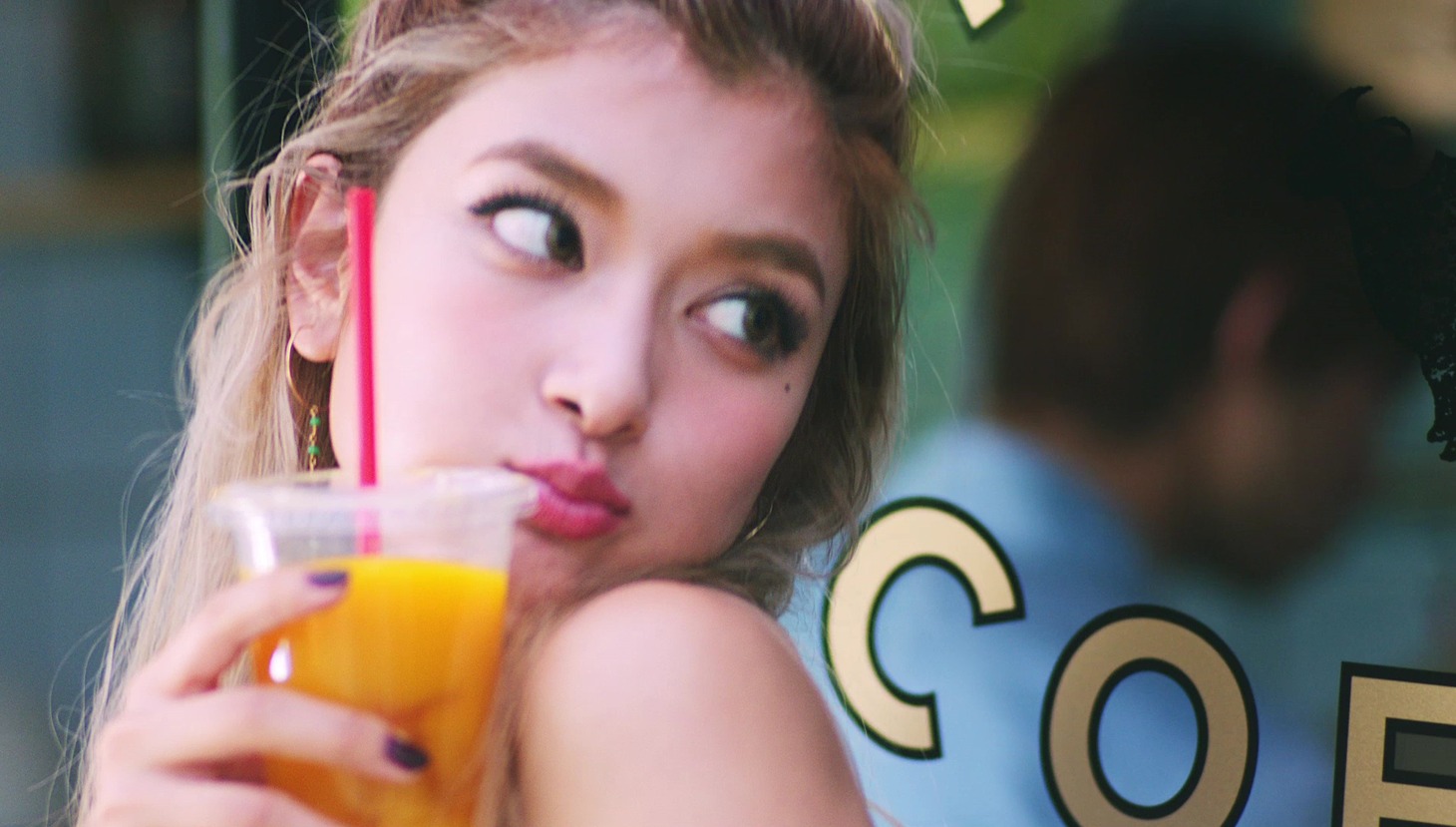 ローラ