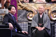 左から有吉弘行、山崎秀鴎。(c)日本テレビ