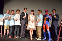 左から鬼越トマホーク、なだぎ武、竜星涼、内田理央、ケンドーコバヤシ、マックスマン、増田哲英。