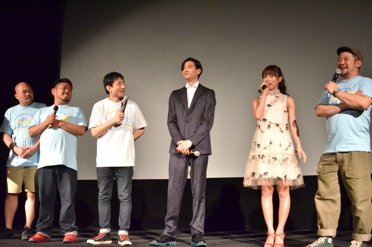 第8回沖縄国際映画祭「島ぜんぶでおーきな祭」の「Bros.マックスマン」舞台挨拶の様子。