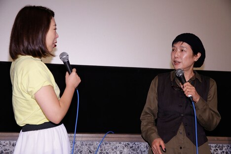 舞台挨拶の様子。