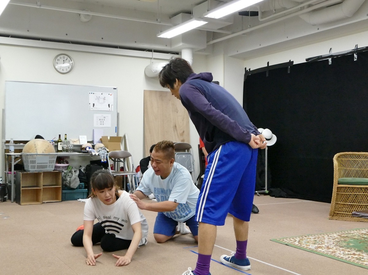 「堀内夜あけの会『なりたい自分にな～れ！』」稽古中の様子。
