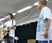 「堀内夜あけの会『なりたい自分にな～れ！』」稽古中の様子。