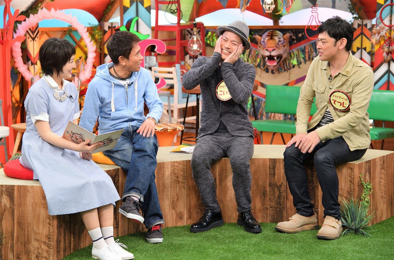 「ケンゴローサーカス団」に出演するシャンプーハット（右から2人）。(c)MBS