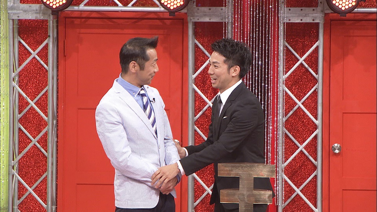 左から森脇健児、ピース綾部。(c)日本テレビ