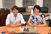 左から、会議リーダーのさまぁ～ず大竹、進行の赤江珠緒。(c)MBS