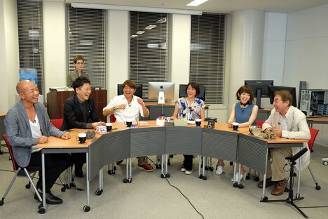 「頼まれてないけど、一旦会議しましょう」のワンシーン。(c)MBS