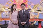 MCの（左から）中村アン、坂上忍。(c)日本テレビ