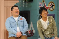 MCのブラックマヨネーズ。(c)読売テレビ