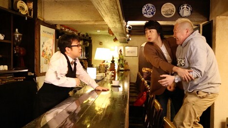 「一杯からはじまるストーリー」第4話のワンシーン。(c)Dlife