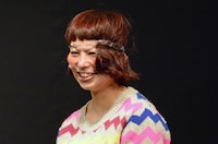 セロハンテープを顔に巻き付けたスーパーニュウニュウふるやいなや。