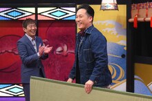 畳を使った一芸を披露する藤崎マーケット田崎。(c)MBS