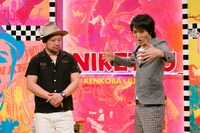 左からケンドーコバヤシ、千原ジュニア。(c)読売テレビ