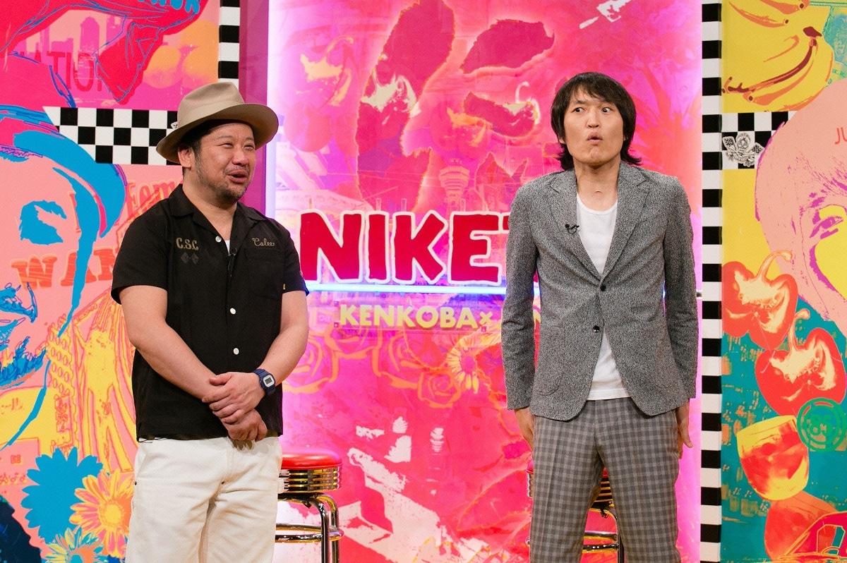 左からケンドーコバヤシ、千原ジュニア。(c)読売テレビ