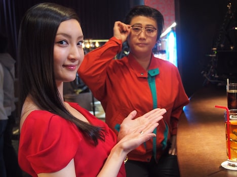 「ブランディア」の新CM撮影中のワンシーン。