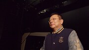 「THE MANZAI 5」の舞台となった博品館劇場に36年ぶりに訪れた島田洋七。(c)NHK